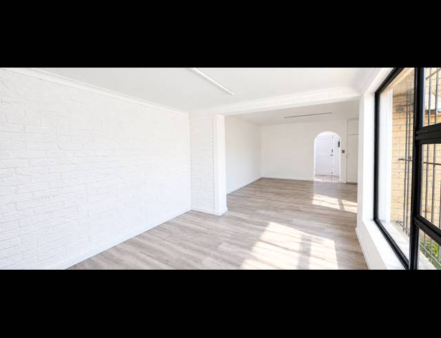 372M² OFFICE TO LET IN TABLE VIEW